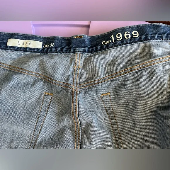 GAP VTG MENS Blue Relaxed Jeans with Classic Fit and Stitching Details - Picture 5 of 7